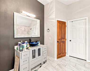 17915 Creek Bluff Lane - Photo Thumbnail 30