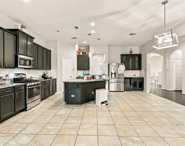 17915 Creek Bluff Lane - Photo Thumbnail 24