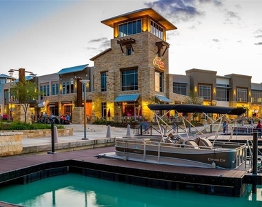 17915 Creek Bluff Lane - Photo Thumbnail 8