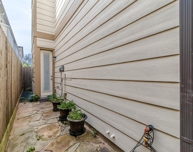 1610 Knox Street - Photo Thumbnail 5