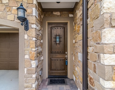 1610 Knox Street - Photo Thumbnail 2