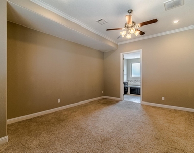 1610 Knox Street - Photo Thumbnail 18