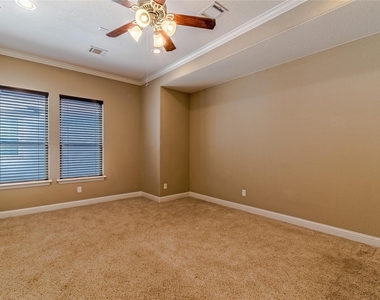 1610 Knox Street - Photo Thumbnail 17