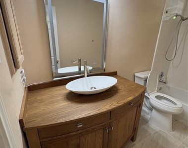 5026 Aquagate Drive - Photo Thumbnail 16