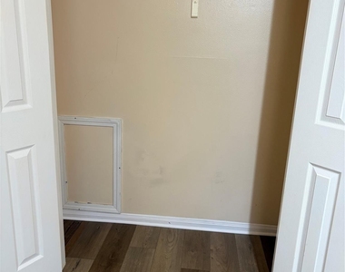 5026 Aquagate Drive - Photo Thumbnail 15