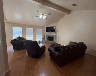 5026 Aquagate Drive - Photo Thumbnail 3