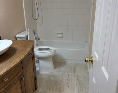 5026 Aquagate Drive - Photo Thumbnail 17
