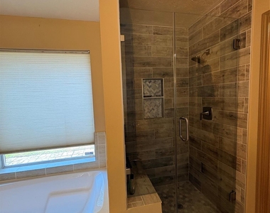 5026 Aquagate Drive - Photo Thumbnail 8