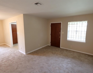 6118 Rietta Street - Photo Thumbnail 3