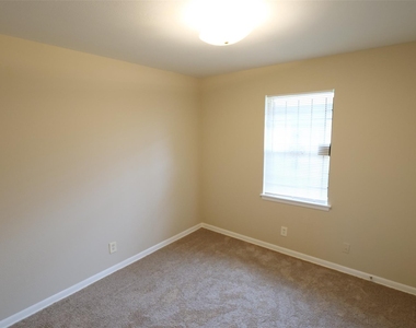 6118 Rietta Street - Photo Thumbnail 9