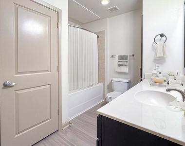 2700 Brazos Street - Photo Thumbnail 3