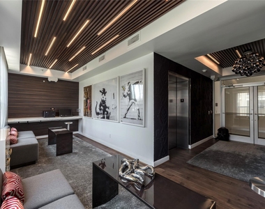 2700 Brazos Street - Photo Thumbnail 19