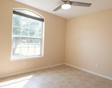 18962 Ranchcrest Drive - Photo Thumbnail 35