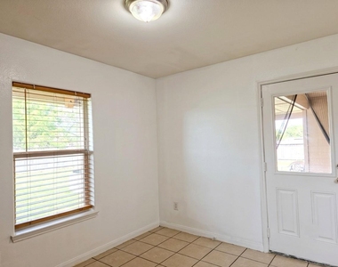 18962 Ranchcrest Drive - Photo Thumbnail 25