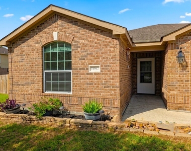 18962 Ranchcrest Drive - Photo Thumbnail 4