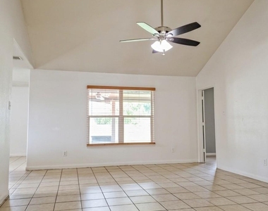 18962 Ranchcrest Drive - Photo Thumbnail 14