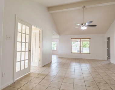 18962 Ranchcrest Drive - Photo Thumbnail 13