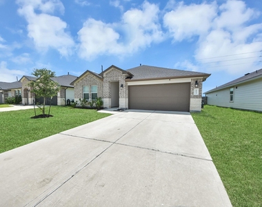 8614 Shumard Oak Drive - Photo Thumbnail 2