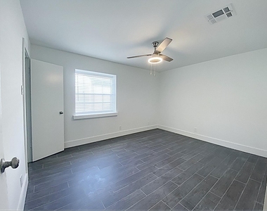 1801 Huldy St Street - Photo Thumbnail 14