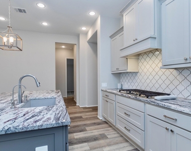 30103 Aralia Drive - Photo Thumbnail 8