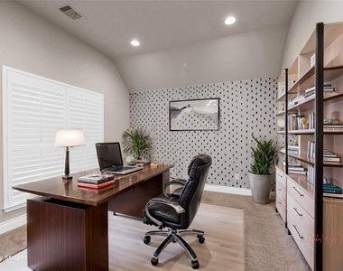 4237 Palmer Hill Drive - Photo Thumbnail 3