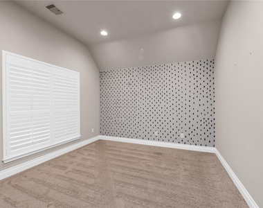 4237 Palmer Hill Drive - Photo Thumbnail 4