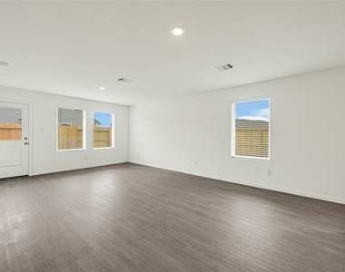 31206 Piccolo Fiore Lane - Photo Thumbnail 11