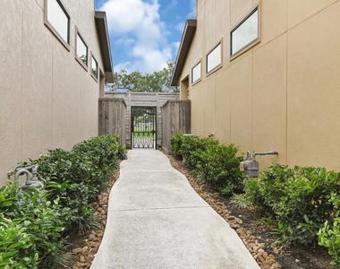 1531 Woodbend Park W - Photo Thumbnail 18
