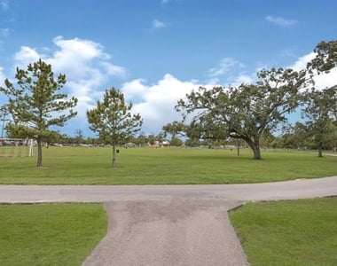 1531 Woodbend Park W - Photo Thumbnail 19