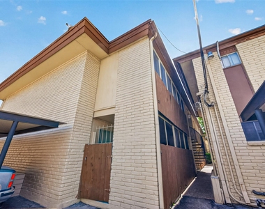 7714 Renwick Drive - Photo Thumbnail 26