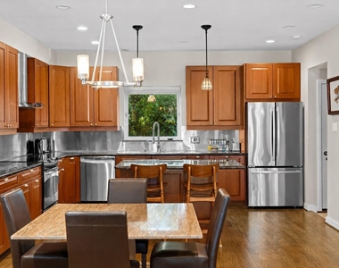 1820 Palm Street - Photo Thumbnail 4