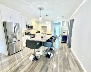 8821 Woodruff Street - Photo Thumbnail 4
