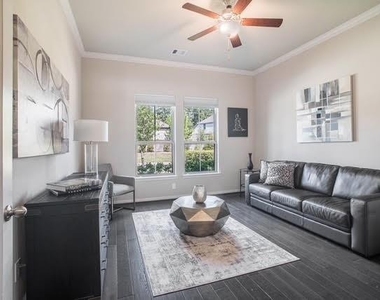 206 Liatris Court - Photo Thumbnail 9
