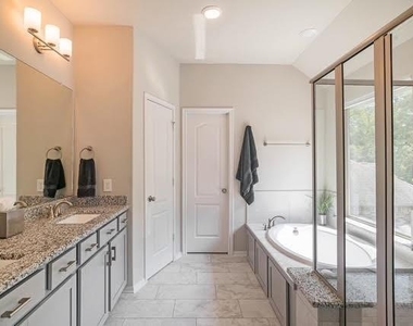 206 Liatris Court - Photo Thumbnail 14
