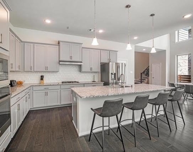 206 Liatris Court - Photo Thumbnail 6