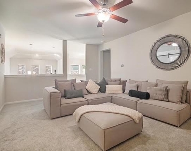 206 Liatris Court - Photo Thumbnail 12