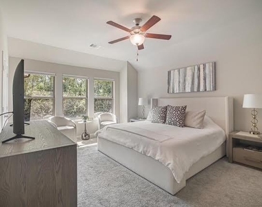 206 Liatris Court - Photo Thumbnail 13