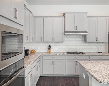 206 Liatris Court - Photo Thumbnail 5