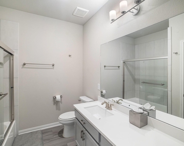 206 Liatris Court - Photo Thumbnail 17