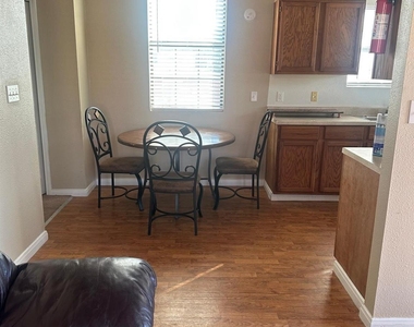 519 Spring Street - Photo Thumbnail 2