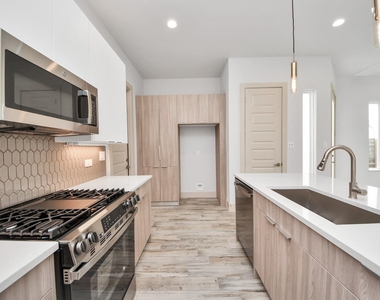 4009 Boho Lane - Photo Thumbnail 7