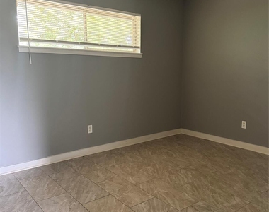 604 Wilson Road - Photo Thumbnail 9
