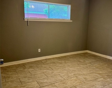 604 Wilson Road - Photo Thumbnail 15