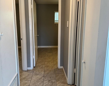 604 Wilson Road - Photo Thumbnail 8