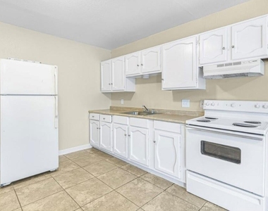 230 E Virginia Street - Photo Thumbnail 3