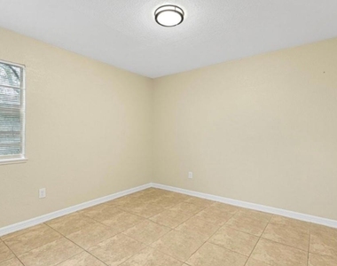 230 E Virginia Street - Photo Thumbnail 4