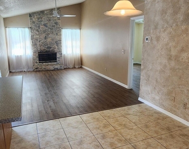 1660 Wake Forest Road Nw - Photo Thumbnail 3