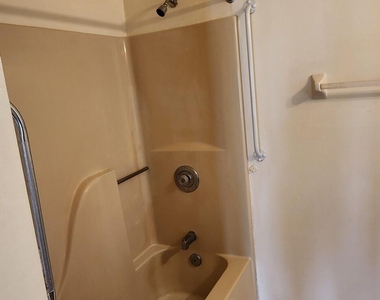 1660 Wake Forest Road Nw - Photo Thumbnail 18