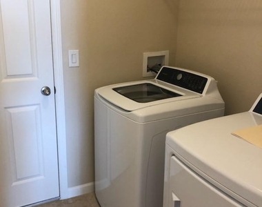 1804 Musgrass Circle - Photo Thumbnail 16