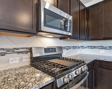 10402 Matterhorn Drive - Photo Thumbnail 12